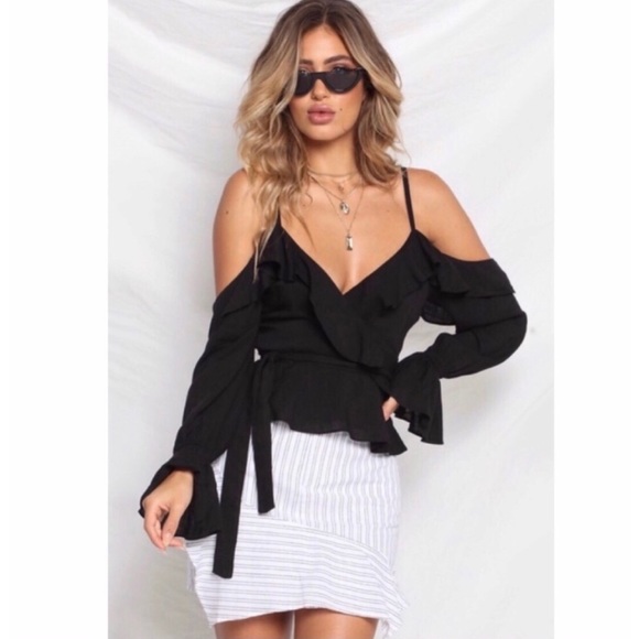 Edge StyLe Boutique Tops - 💕TOP SELLER 💕 Hunter Wrap Top - Black